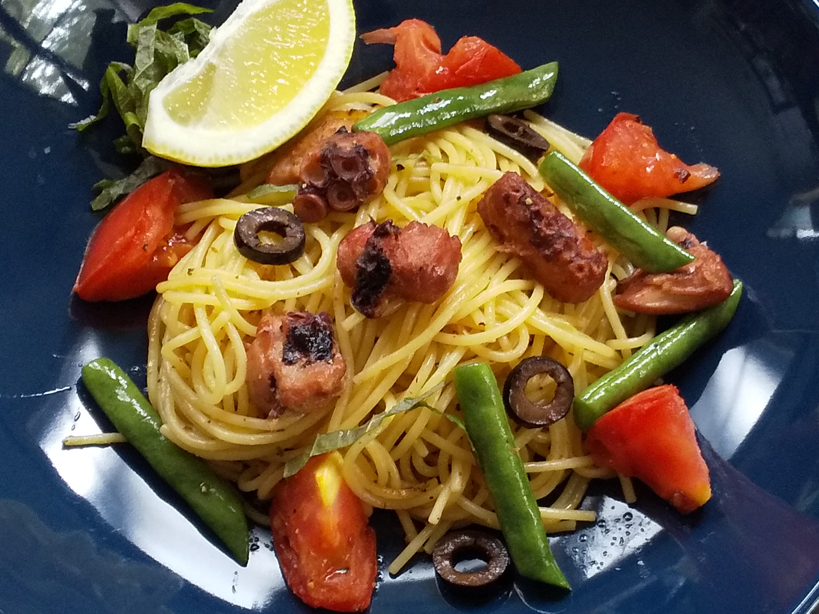 三陸たこと夏野菜のレモン風味パスタ